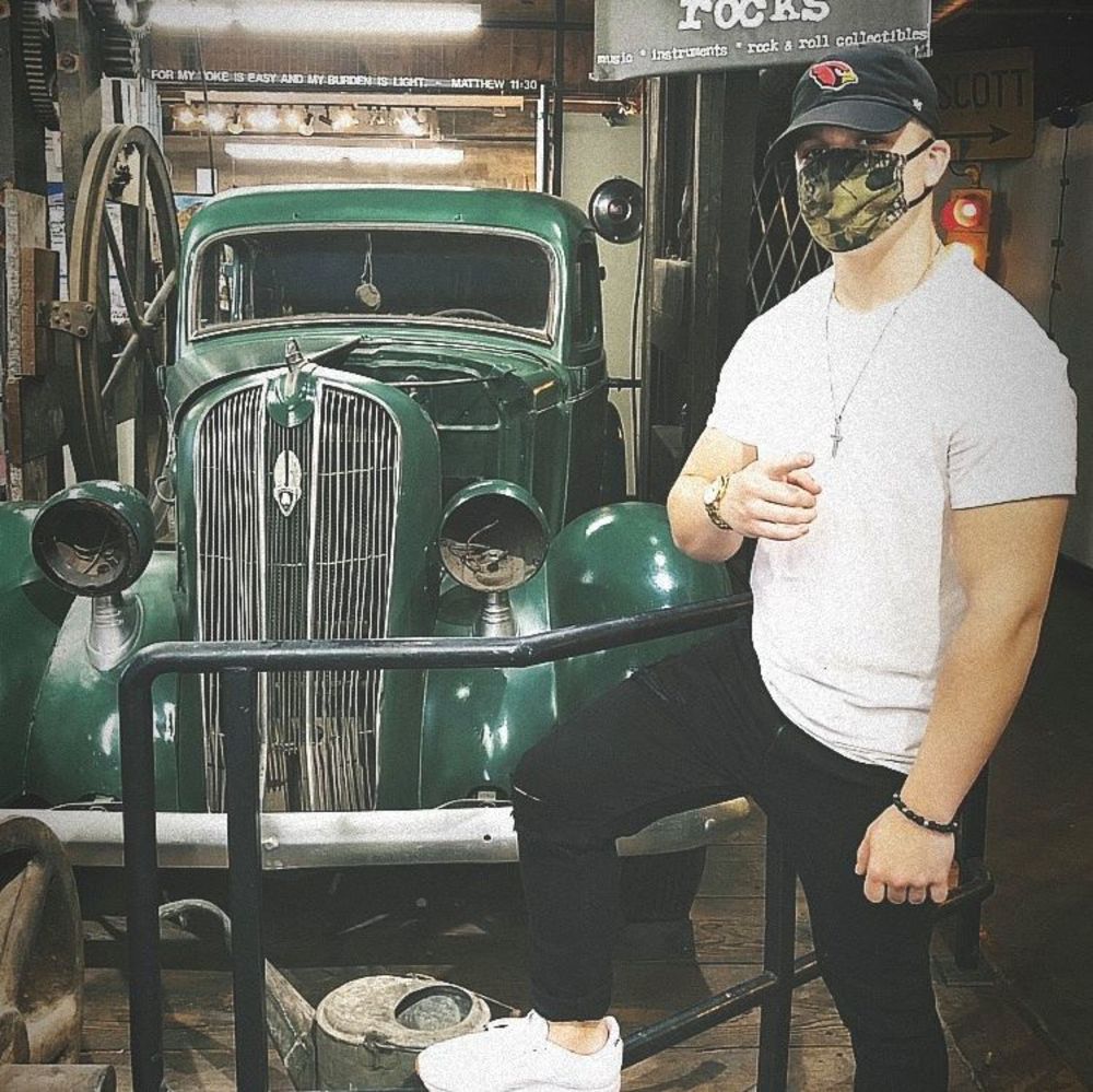 Meet your Posher, Tanner